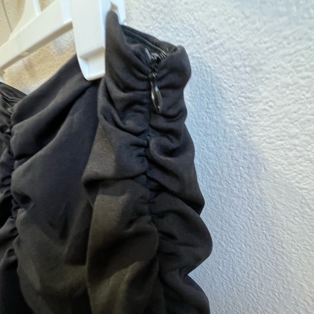 Shein black double layered skirt ruched top of skirt and flared bottom size M. - Picture 2 of 5